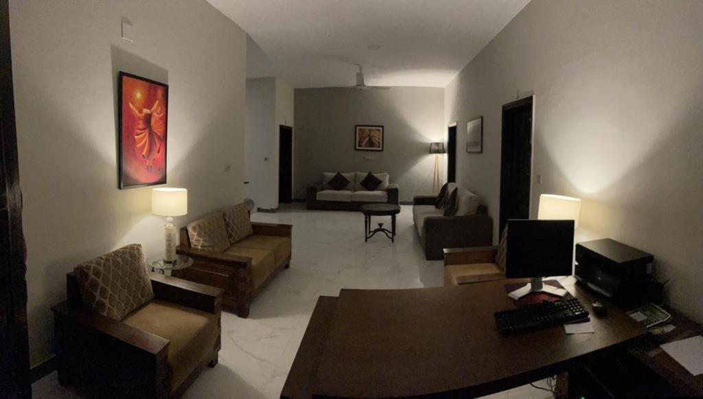 The Riviera Hotel Islamabad Buitenkant foto